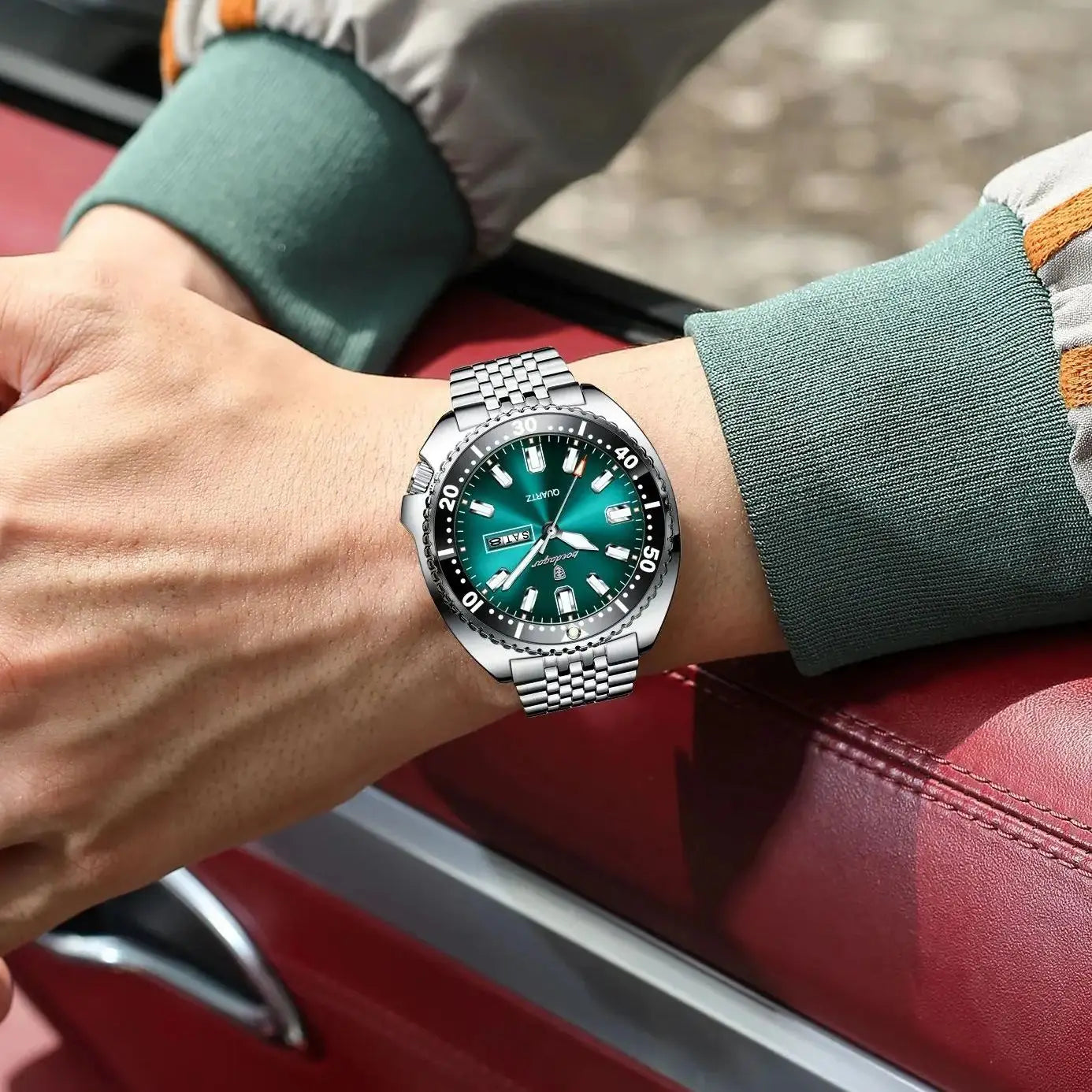 Large Full Calendar Watch – Luminous Dial with Hidden Clasp Bracelet